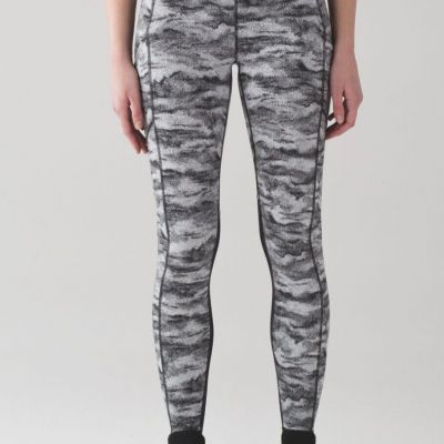 Lululemon speed Tight V-Power Luxtreme Hazy Days Black/White Size 6